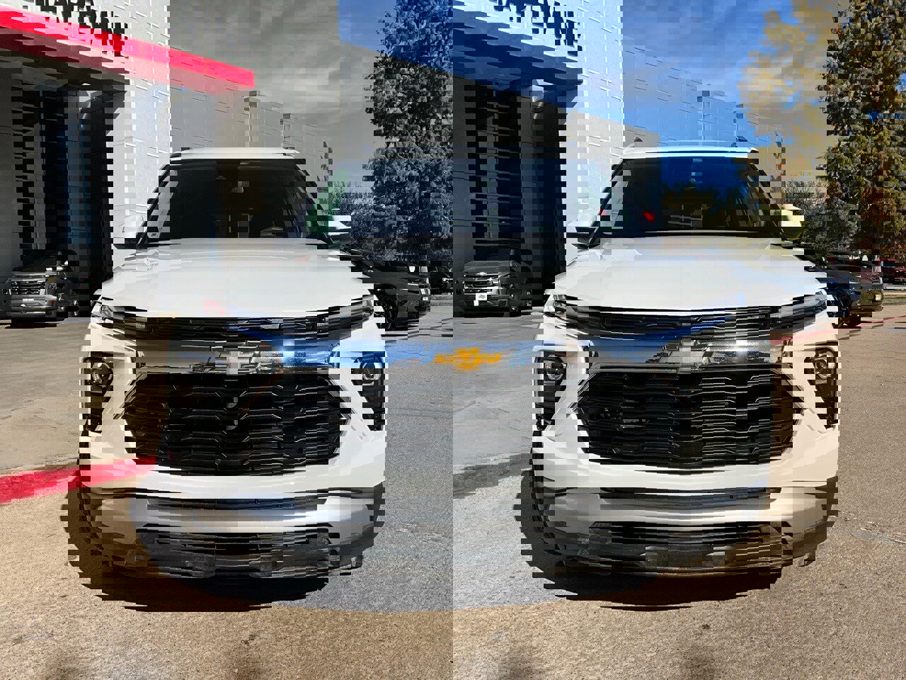 Used 2025 Chevrolet TrailBlazer LT image 4