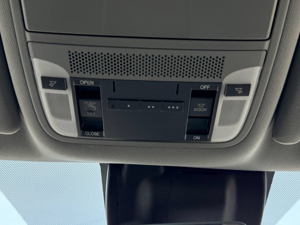 Used 2020 Acura MDX SH-AWD image 17