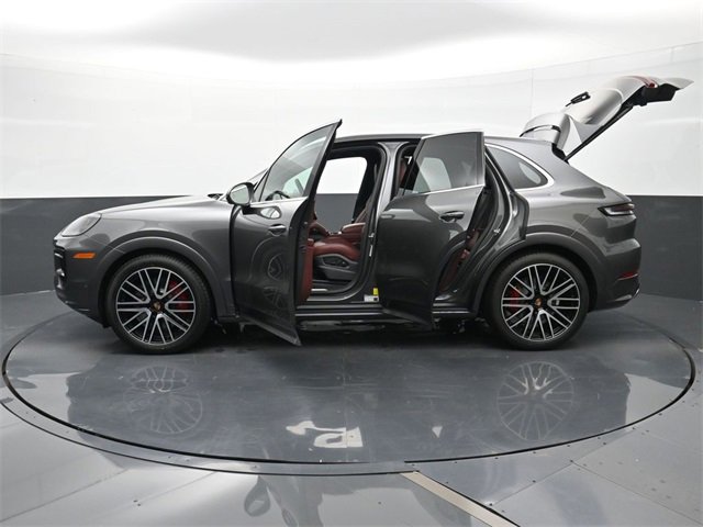 New 2026 Porsche Cayenne S image 33