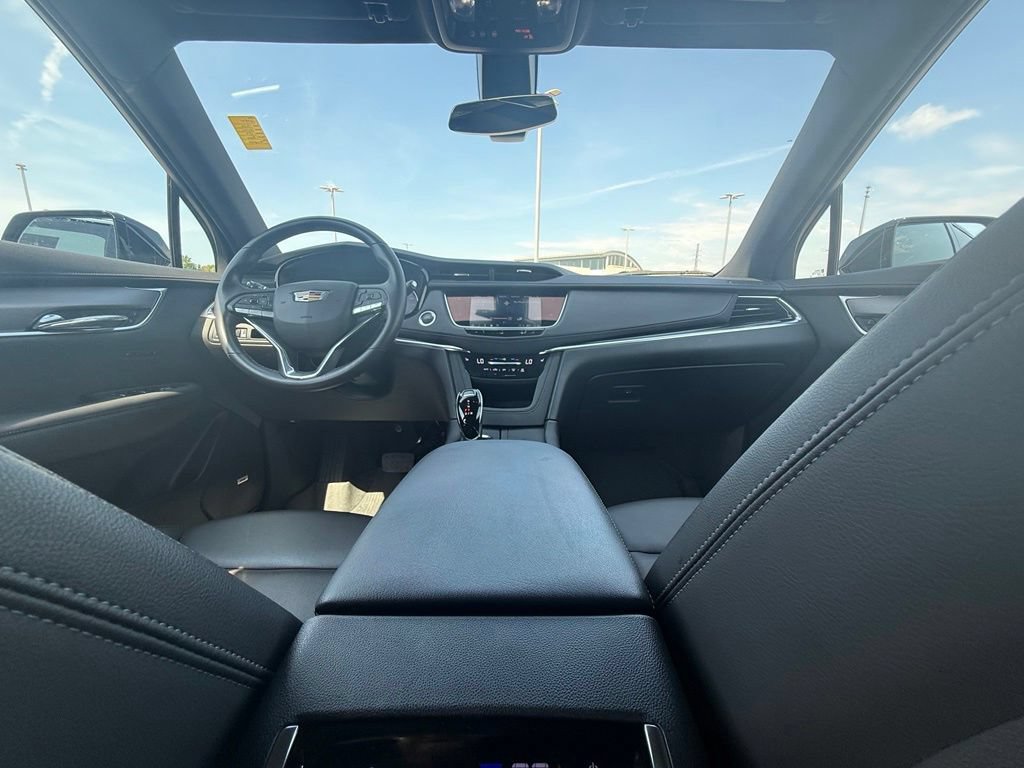 Certified 2024 Cadillac XT6 Luxury w/ LPO, Floor Liner Package AWD/4WD image 24