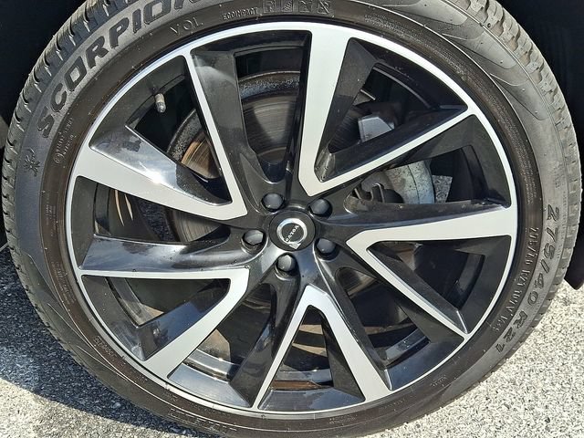 Certified 2024 Volvo XC90 B5 Plus w/ Protection Package Premier AWD/4WD image 8