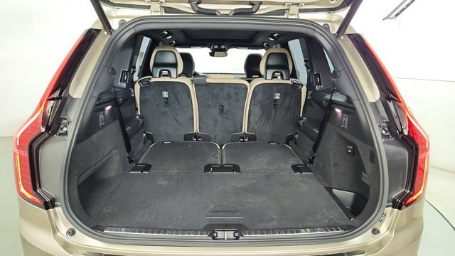 New 2026 Volvo XC90 T8 Plus w/ Protection Package Premier AWD/4WD image 41