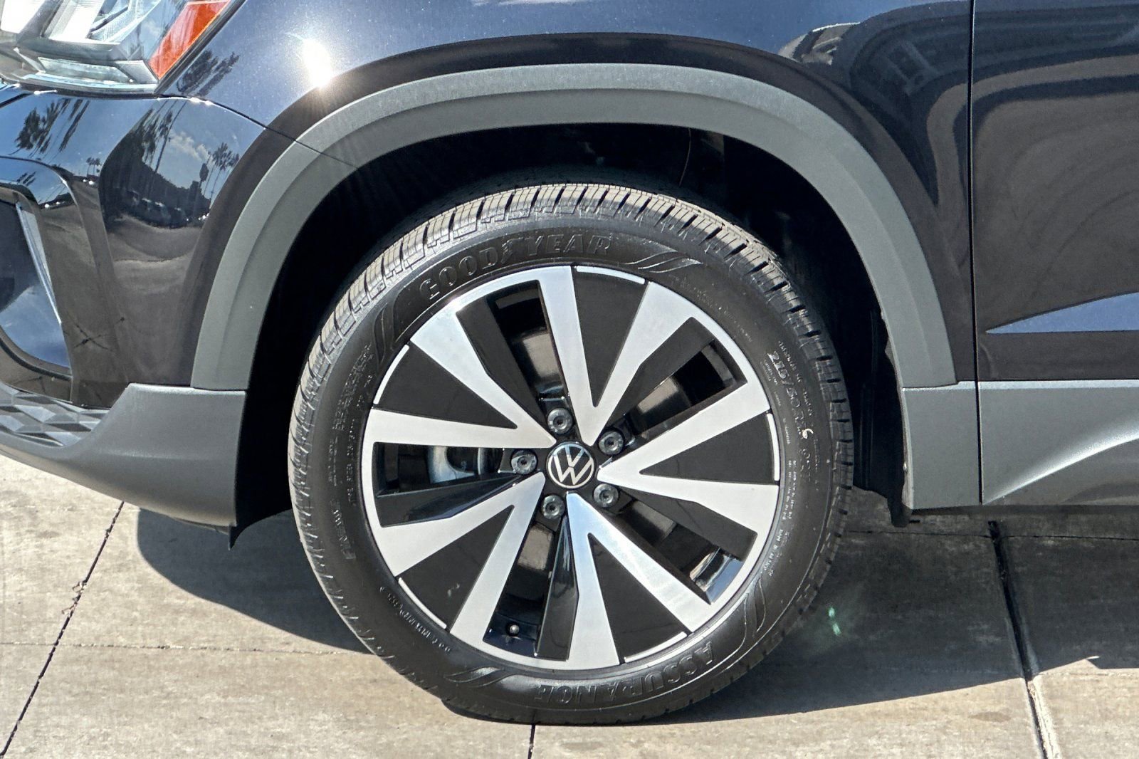 Certified 2023 Volkswagen Taos SE image 26