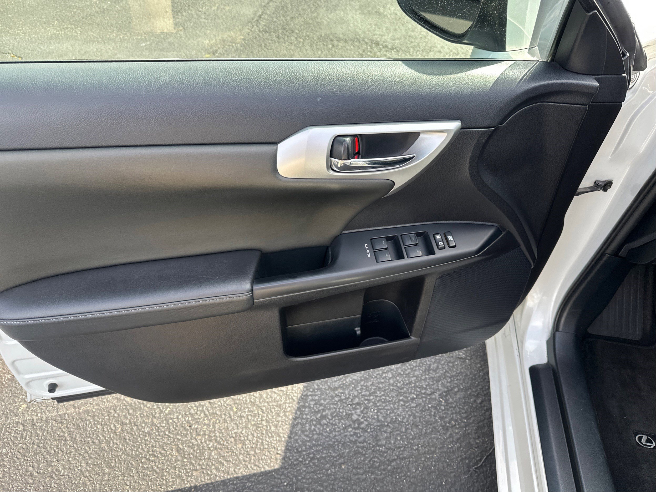 Used 2013 Lexus CT 200h FWD image 20