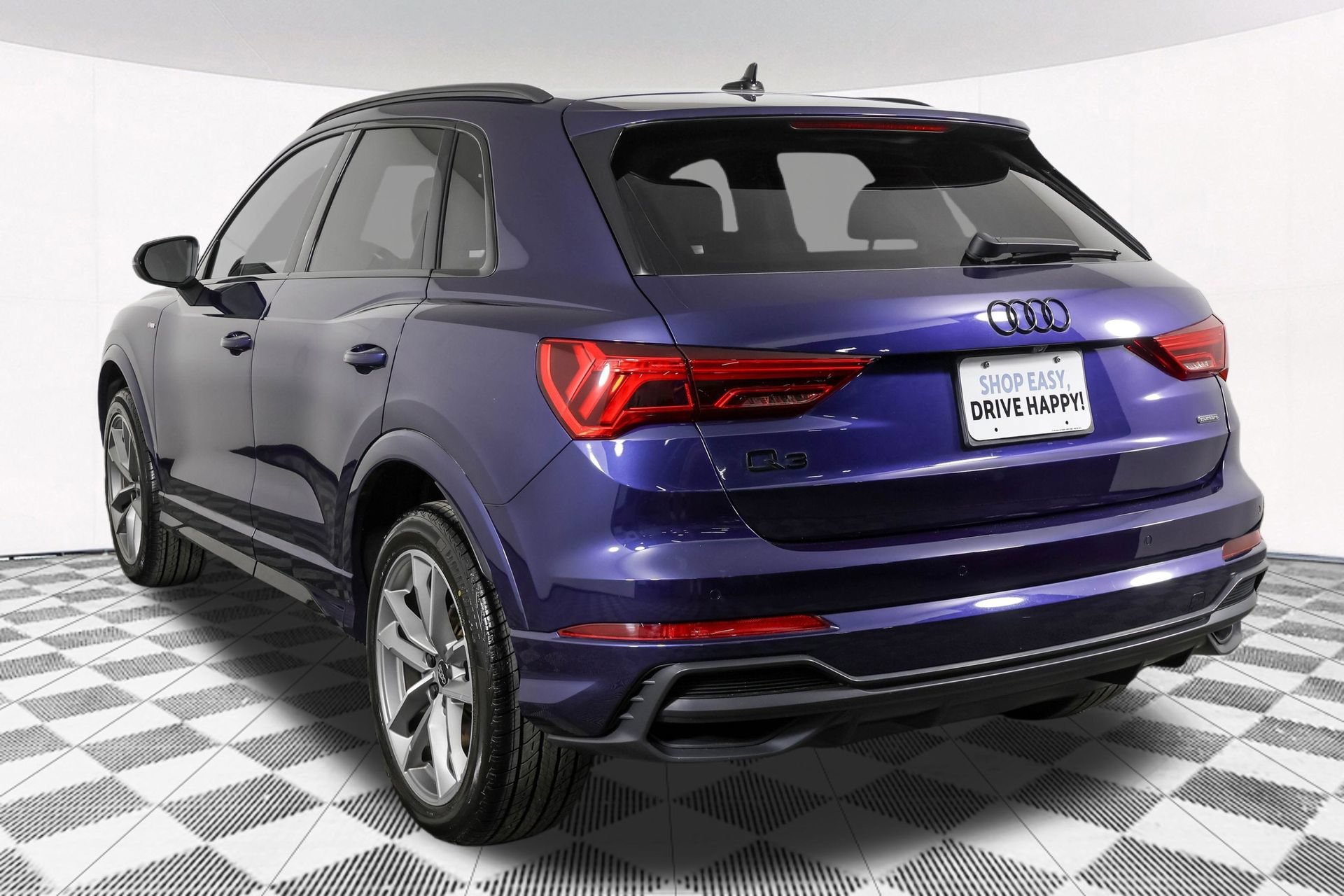 Used 2022 Audi Q3 2.0T Premium w/ Black Optic Sport Package AWD/4WD image 20