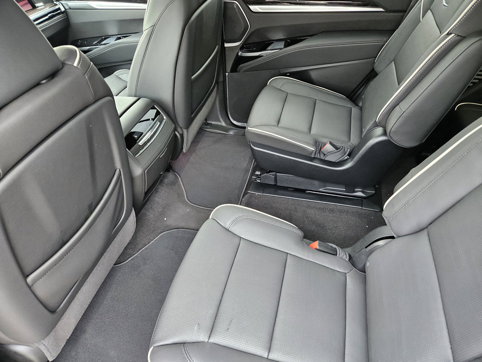 New 2026 Cadillac Escalade Luxury w/ Touring Package AWD/4WD image 20