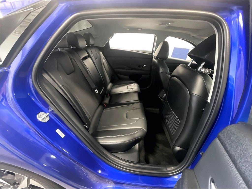 Certified 2023 Hyundai Elantra Limited FWD image 16