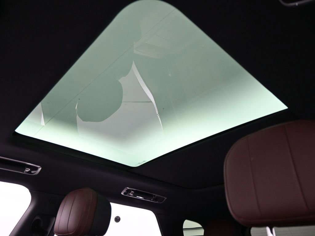 Used 2023 Land Rover Range Rover Sport SE Dynamic image 17