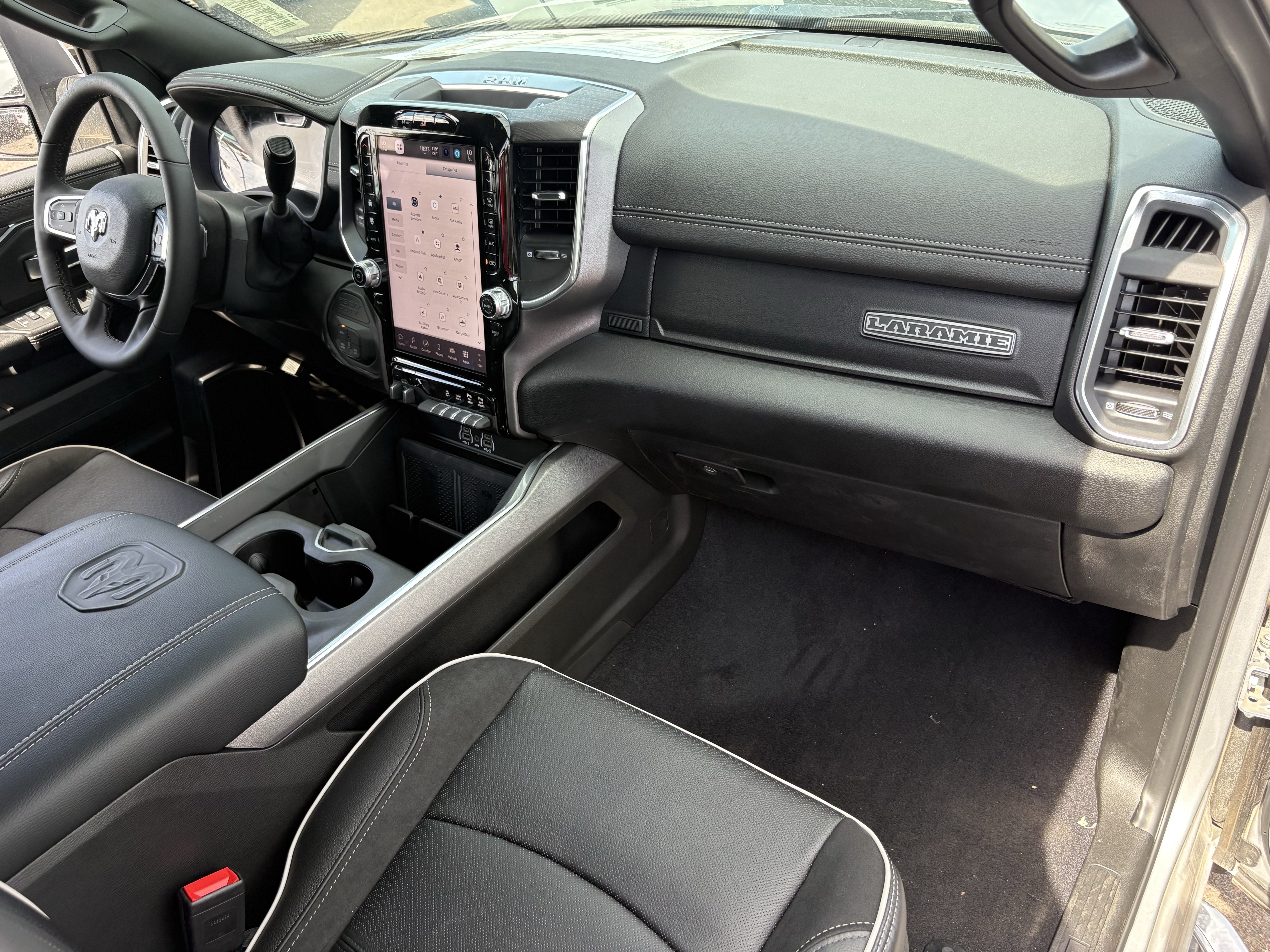 New 2026 RAM 2500 Laramie w/ Towing Technology Group AWD/4WD image 9
