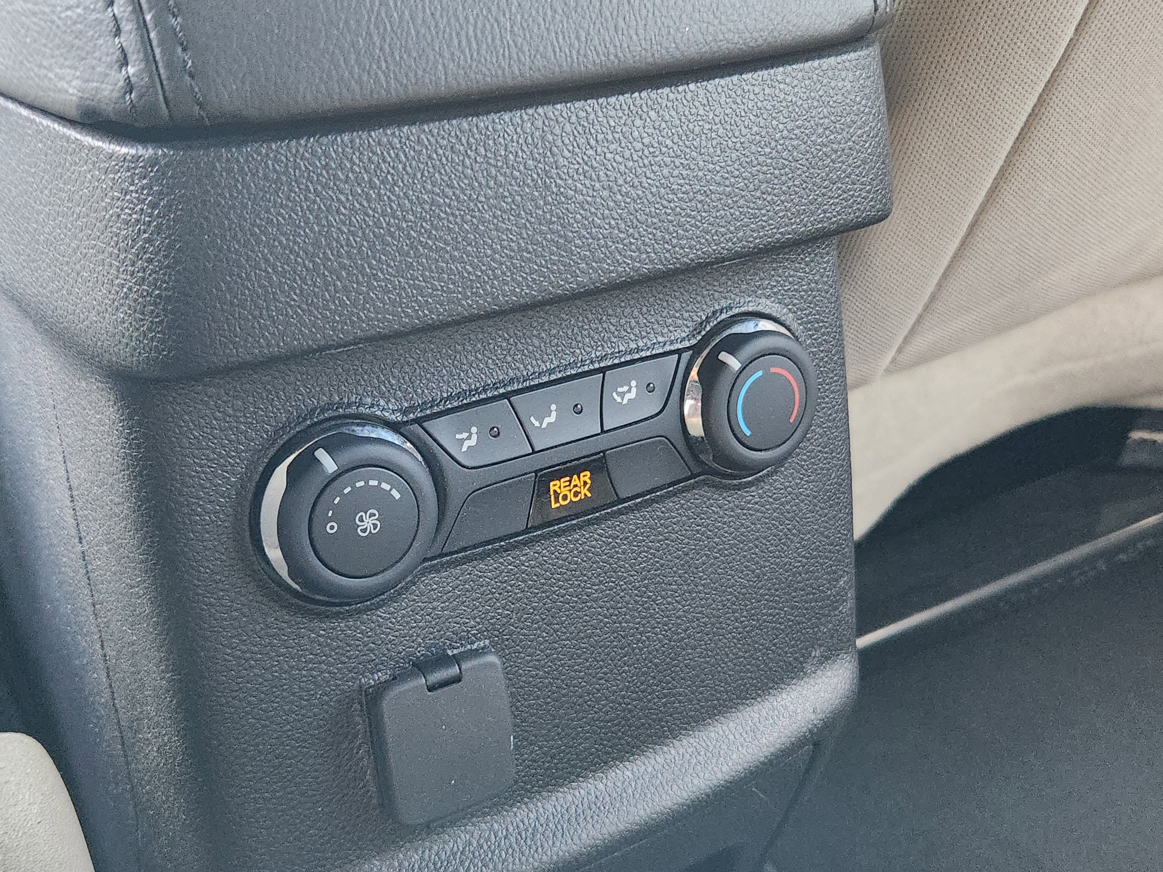 Used 2014 Ford Explorer 4WD image 16