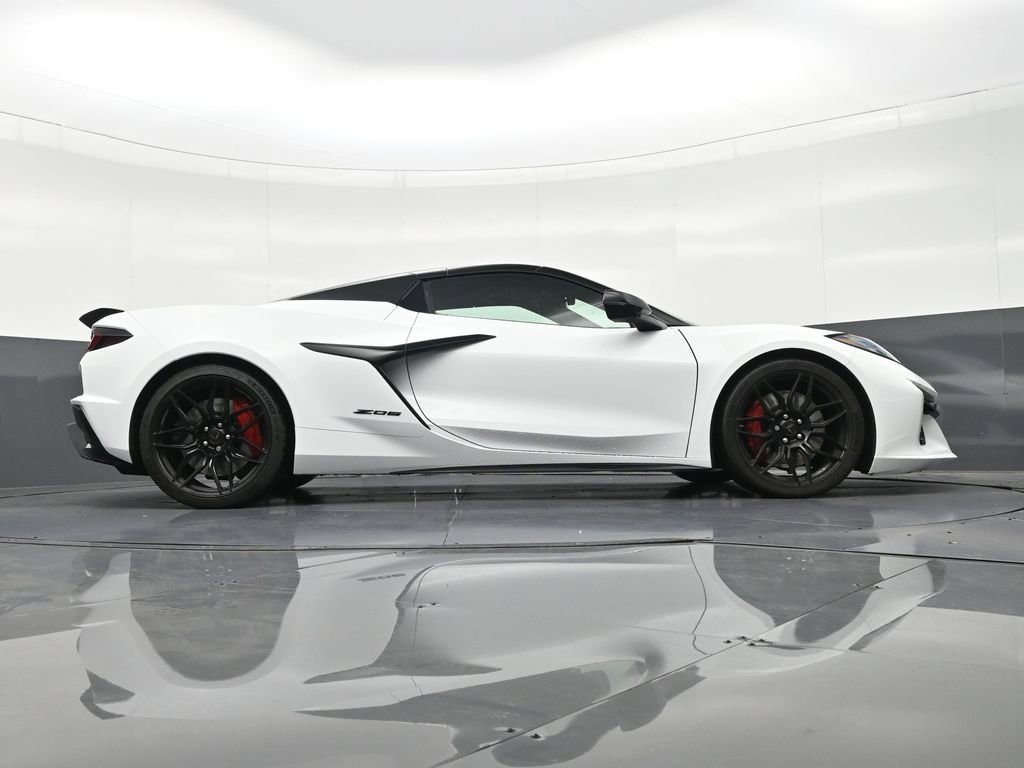 Used 2025 Chevrolet Corvette Z06 image 27