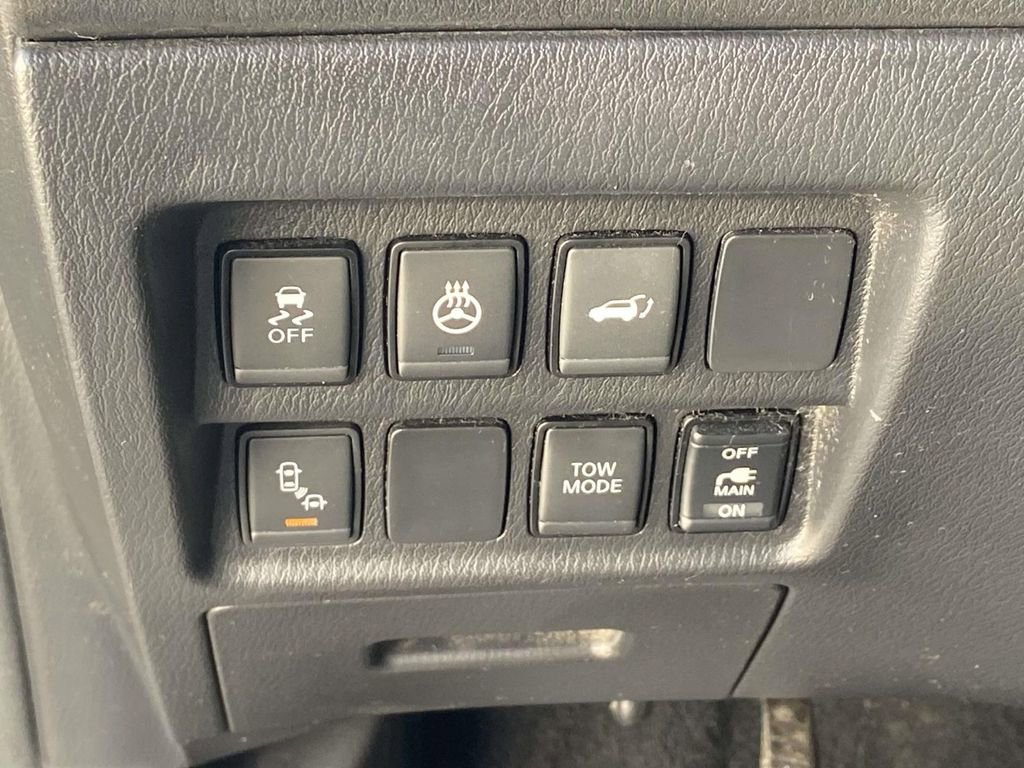 Used 2018 Nissan Pathfinder Platinum w/ Cargo Package FWD image 33