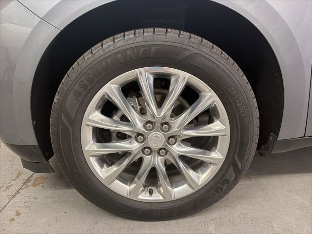 Used 2021 Buick Enclave Essence FWD image 9