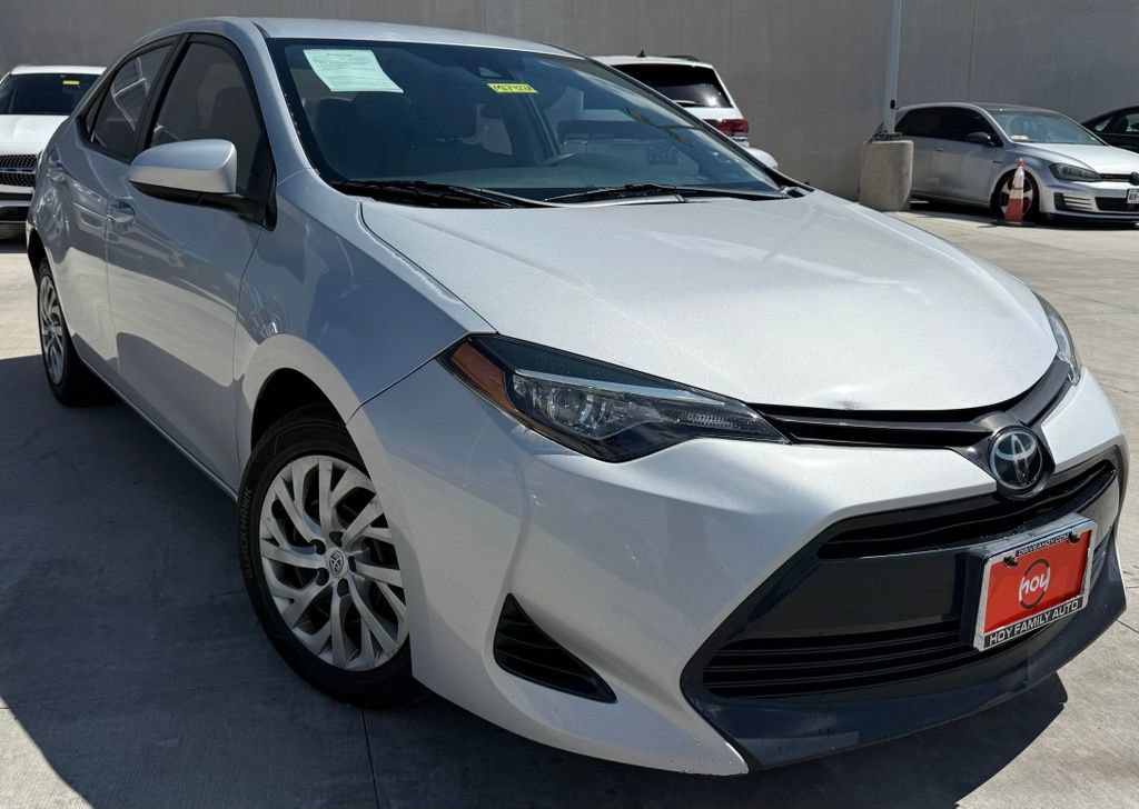 Used 2017 Toyota Corolla LE FWD image 1