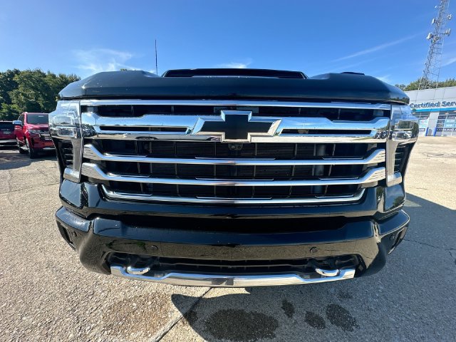 Used 2024 Chevrolet Silverado 2500 High Country w/ Technology Package AWD/4WD image 35