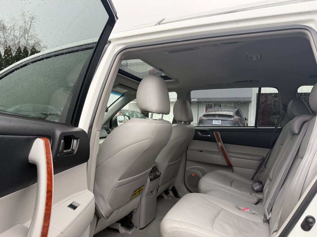 Used 2009 Toyota Highlander Limited AWD/4WD image 21