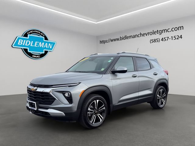 Used 2025 Chevrolet TrailBlazer LT w/ Convenience Package AWD/4WD image 3