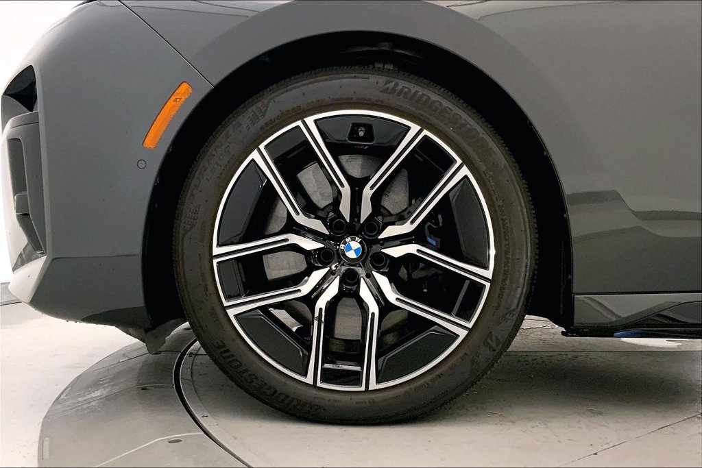 New 2026 BMW 740i xDrive w/ Executive Package AWD/4WD image 9