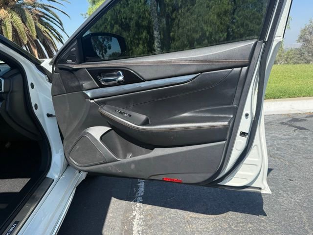 Used 2021 Nissan Maxima SR w/ Sport Mat Group image 9