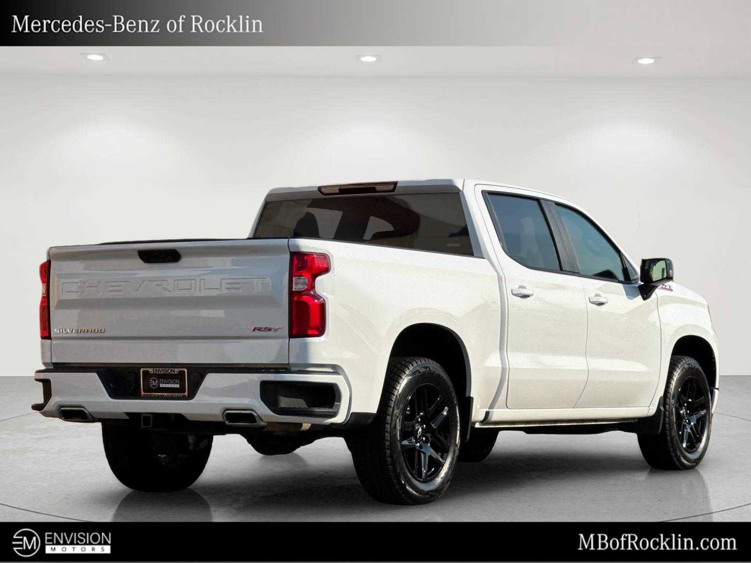 Used 2023 Chevrolet Silverado 1500 RST AWD/4WD image 6