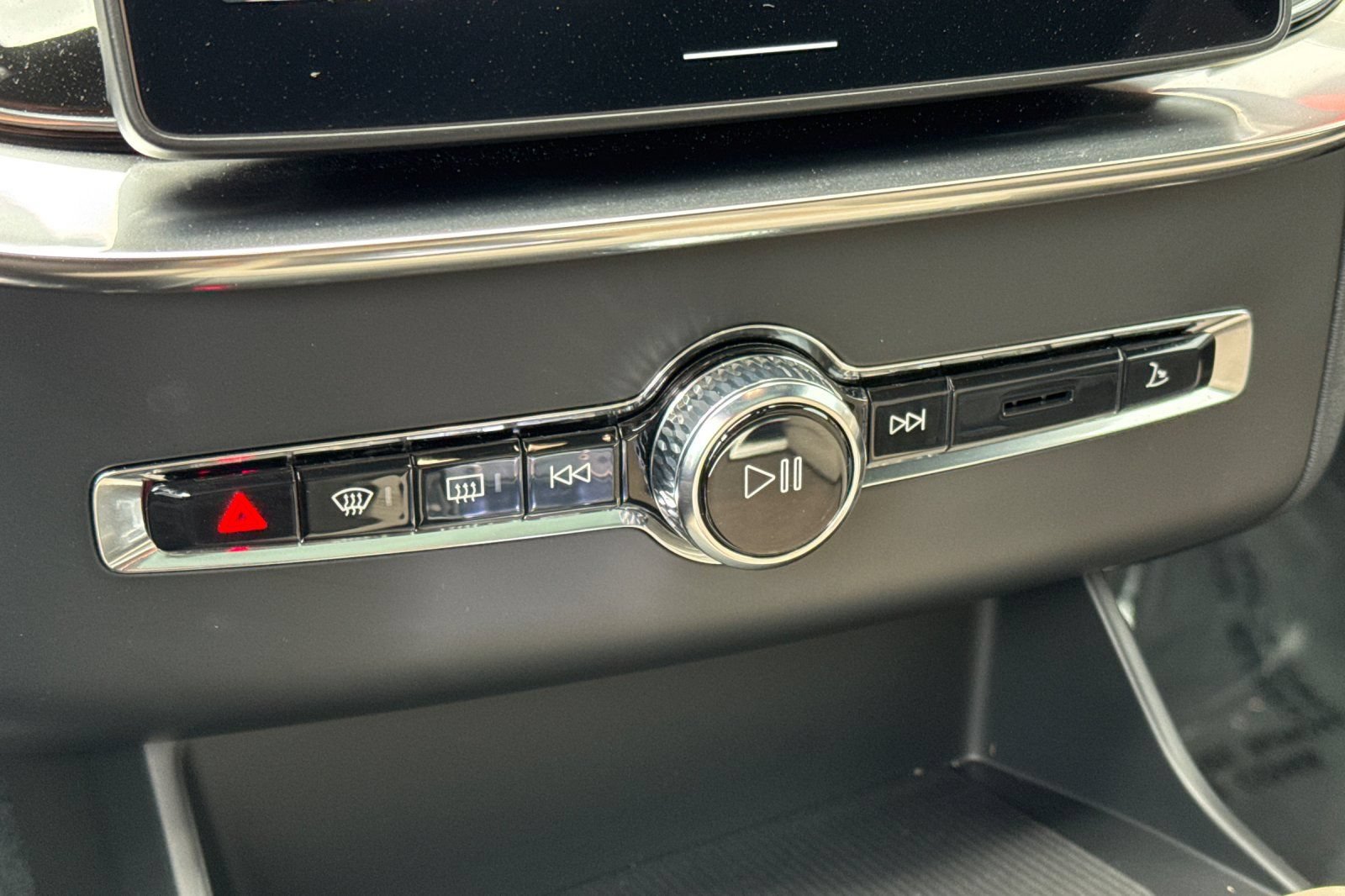 Certified 2026 Volvo XC90 B6 Core AWD/4WD image 24