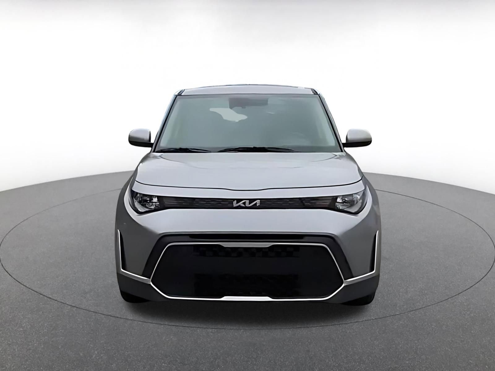 Used 2025 Kia Soul LX w/ LX Technology Package image 4