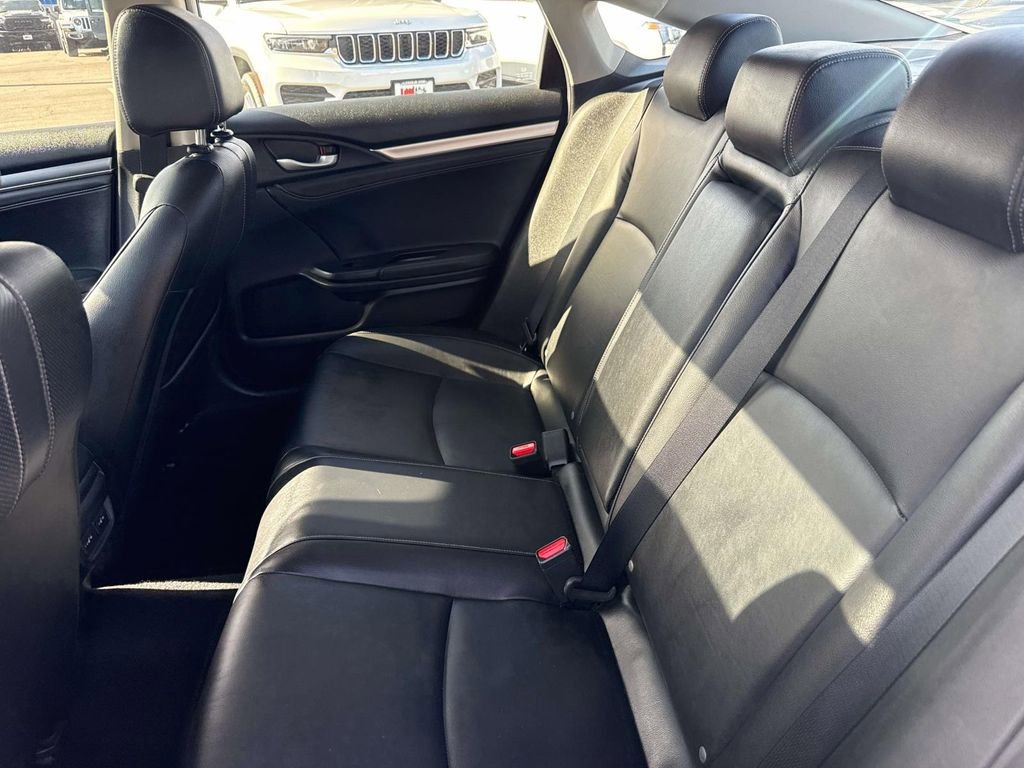 Used 2018 Honda Civic Touring image 9