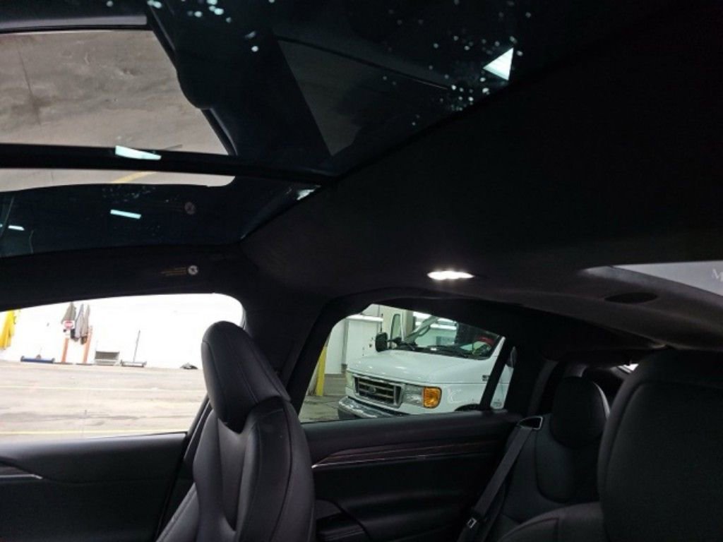 Used 2022 Tesla Model X image 13