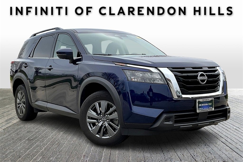 Used 2024 Nissan Pathfinder SV