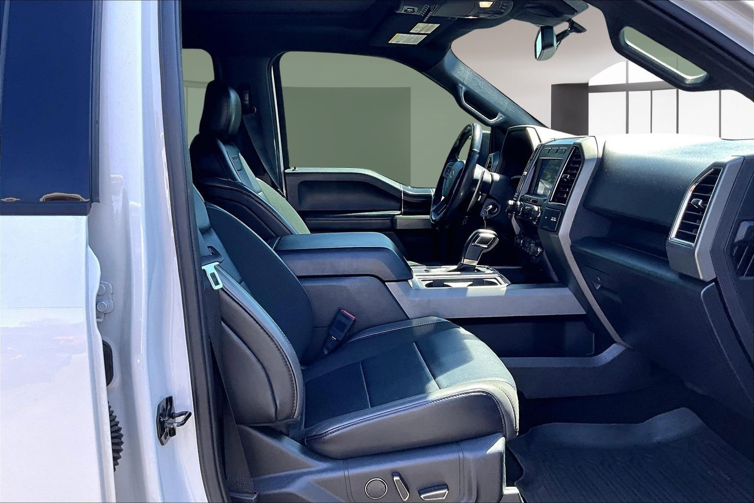 Used 2019 Ford F150 Raptor w/ Equipment Group 801A Mid image 30