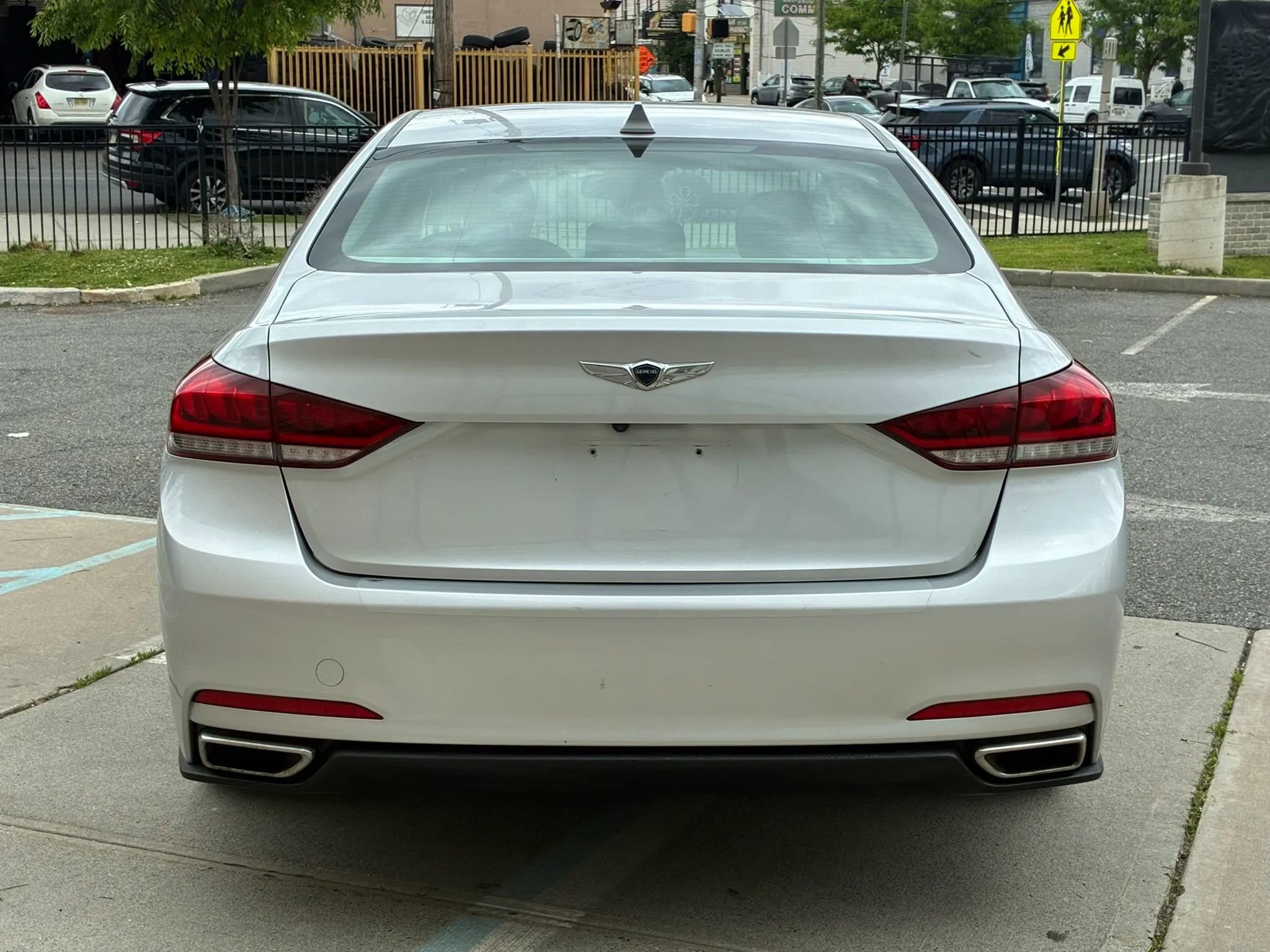 Used 2017 Genesis G80 3.8 AWD/4WD image 4