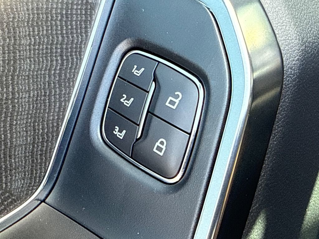 Used 2024 Ford F350 Platinum w/ FX4 Off-Road Package image 21