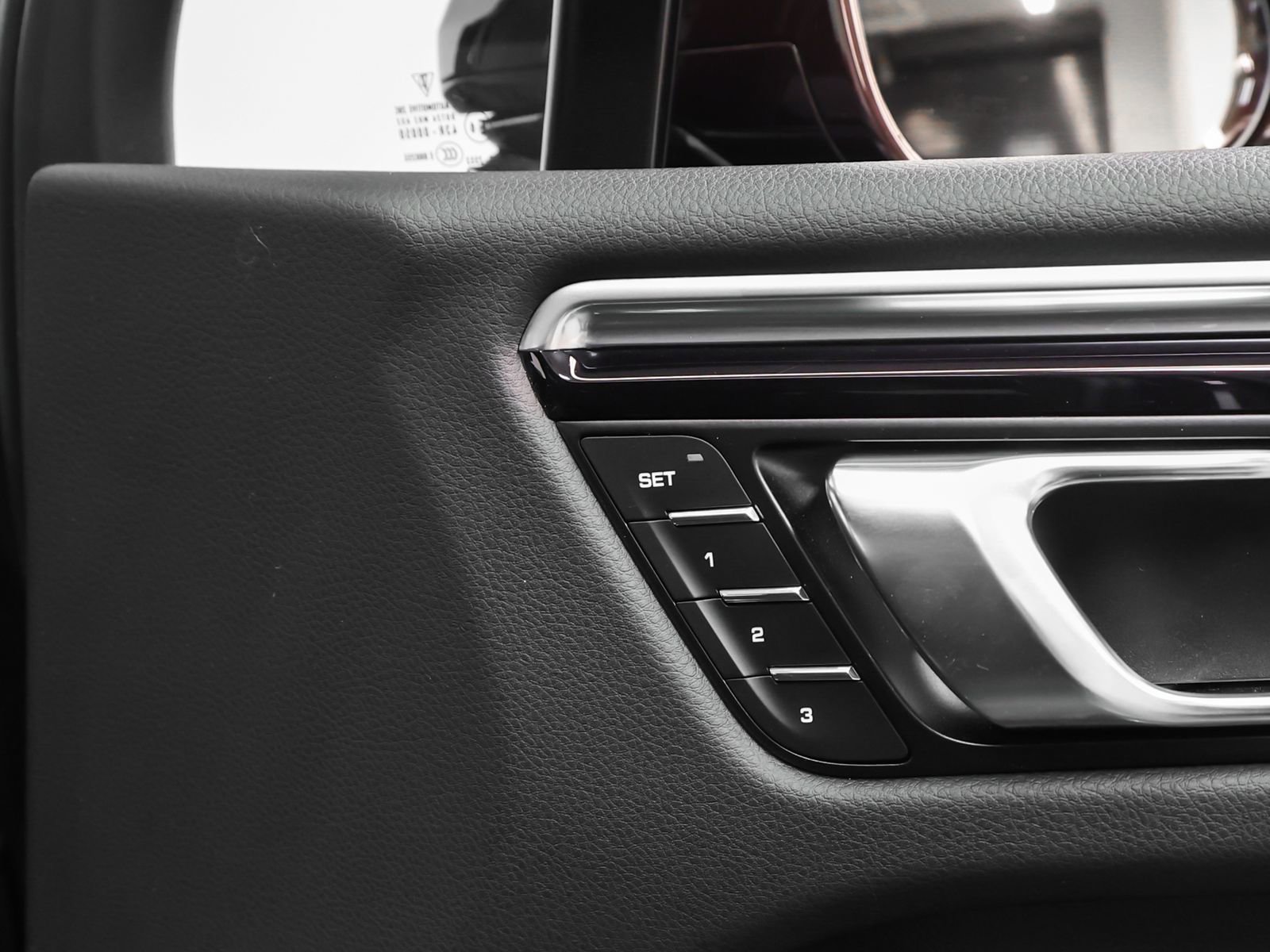 Certified 2024 Porsche Macan AWD/4WD image 20