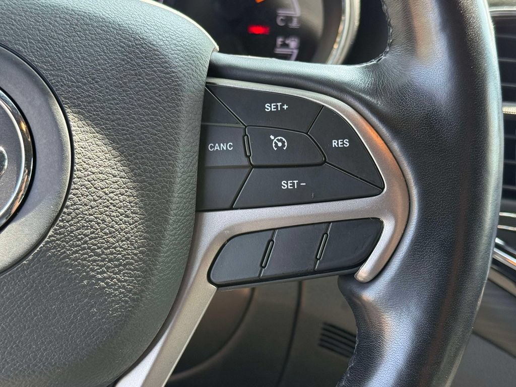 Used 2020 Jeep Grand Cherokee Altitude AWD/4WD image 26
