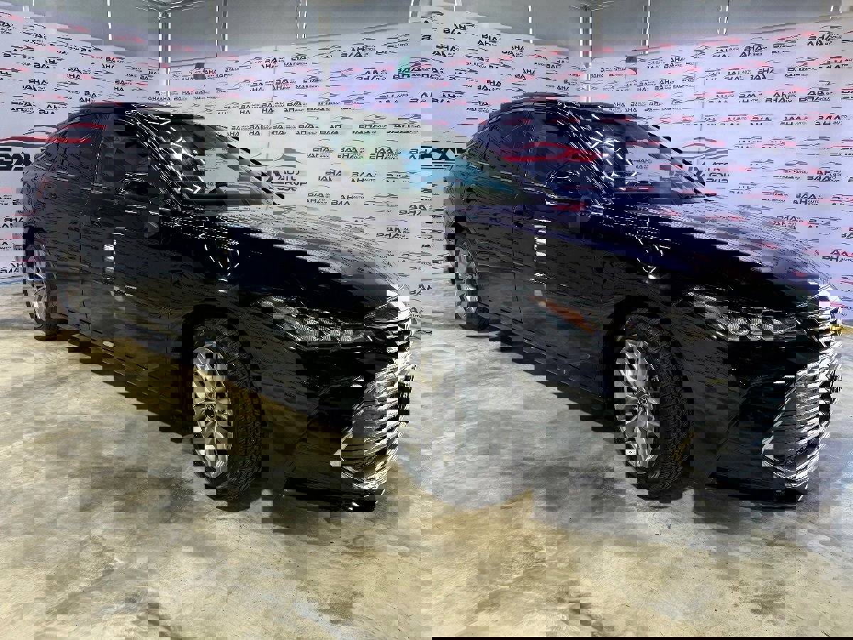 Used 2022 Toyota Avalon XLE image 4