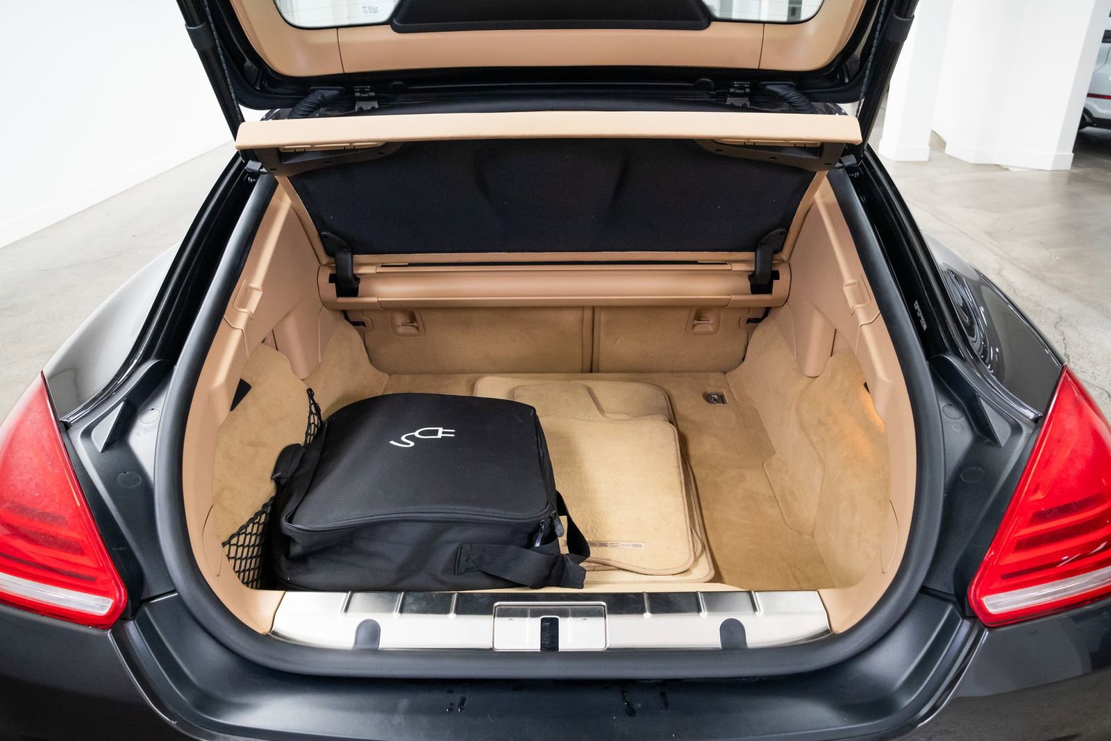 Used 2014 Porsche Panamera S image 8