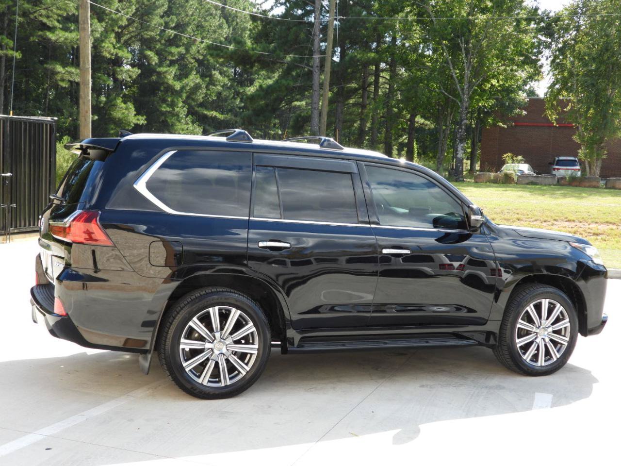 Used 2016 Lexus LX 570 4WD w/ 3rd Row & Luxury Pkg image 49
