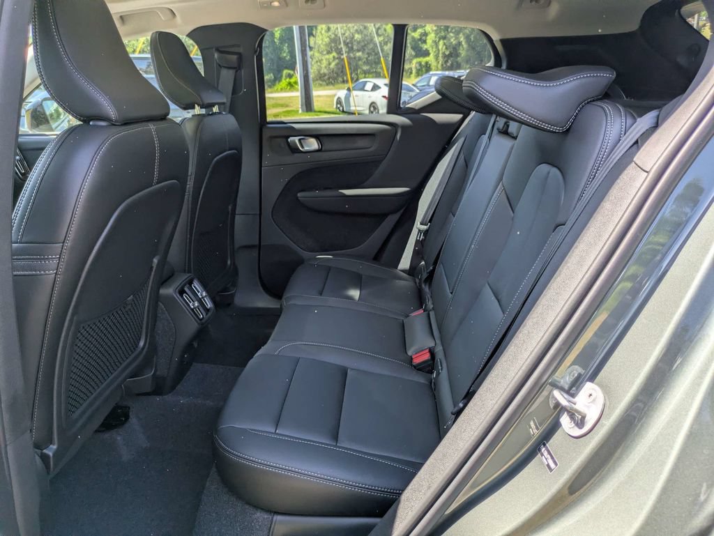 New 2026 Volvo XC40 B5 Core AWD/4WD image 15