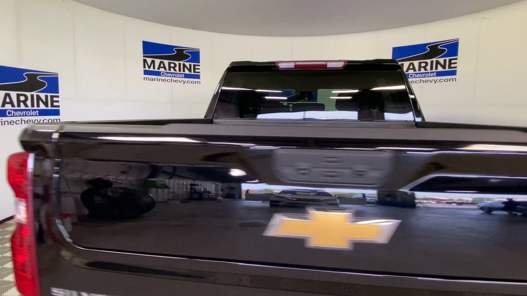 Used 2023 Chevrolet Silverado 1500 Custom AWD/4WD image 9