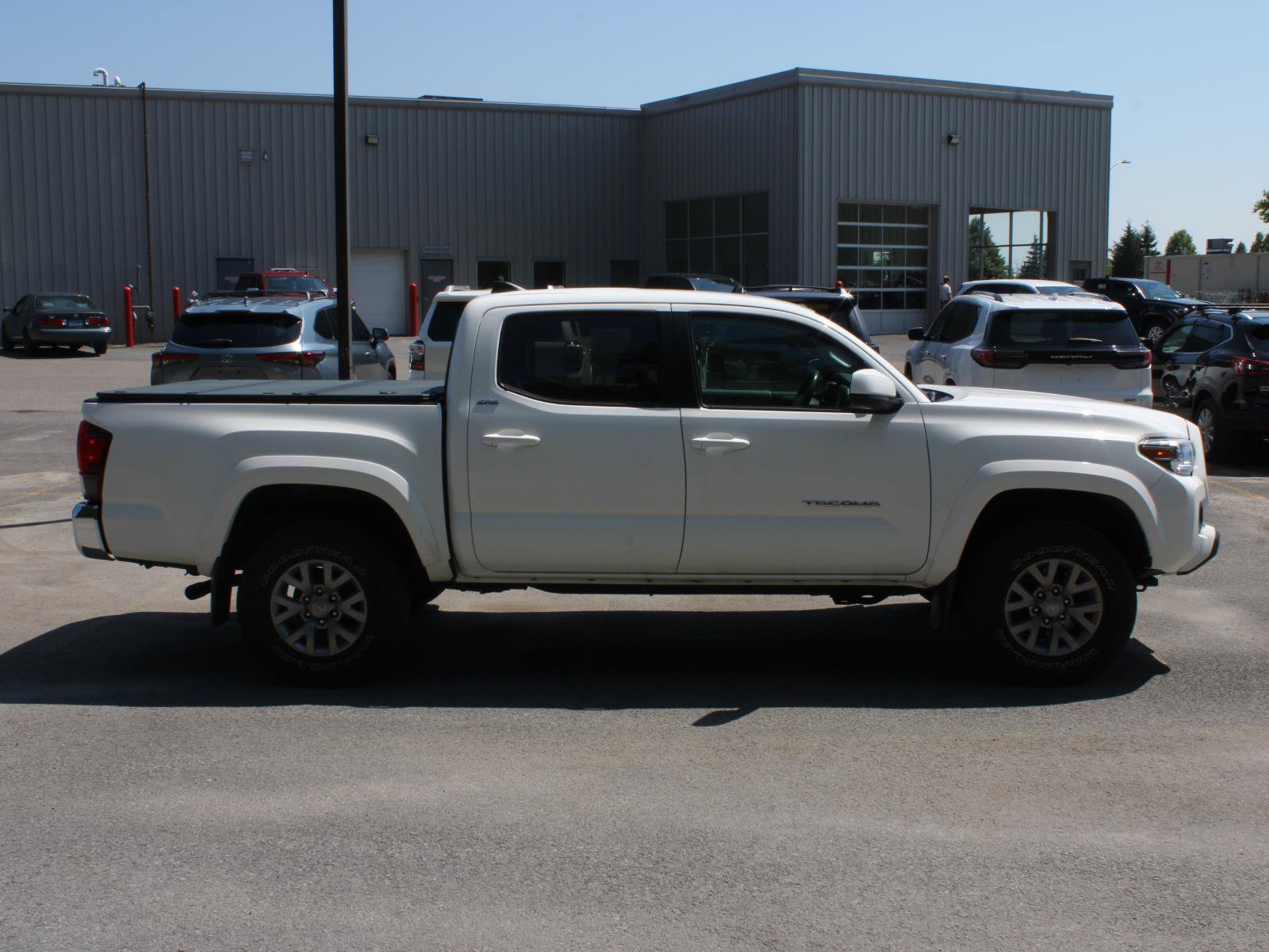 Used 2019 Toyota Tacoma SR5 AWD/4WD image 4
