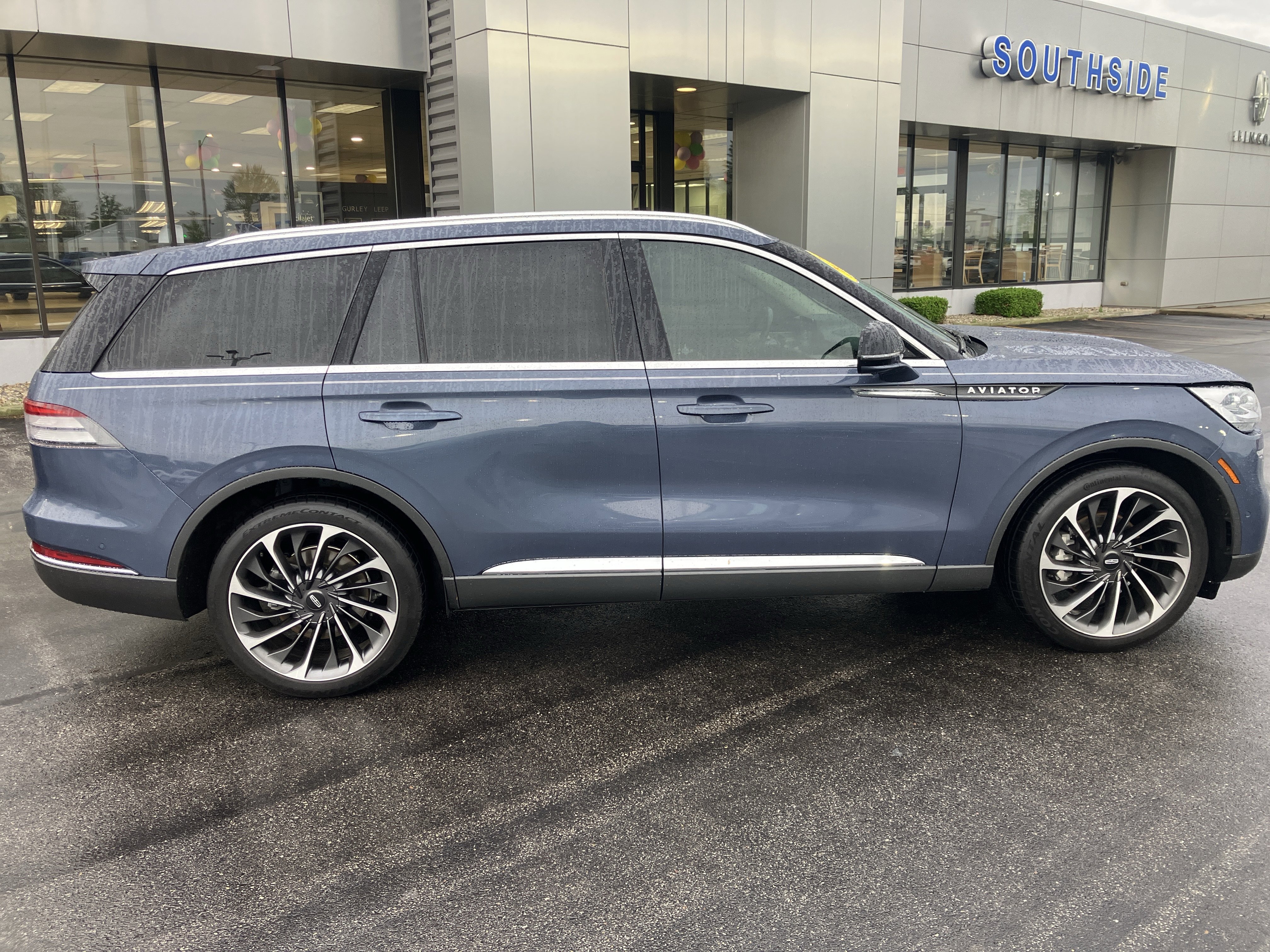 Used 2021 Lincoln Aviator Reserve w/ Equipment Group 202A AWD/4WD image 8