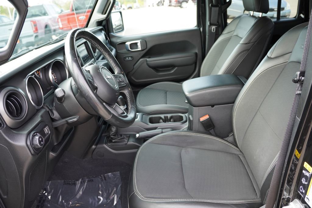 Certified 2023 Jeep Gladiator Sport AWD/4WD image 15