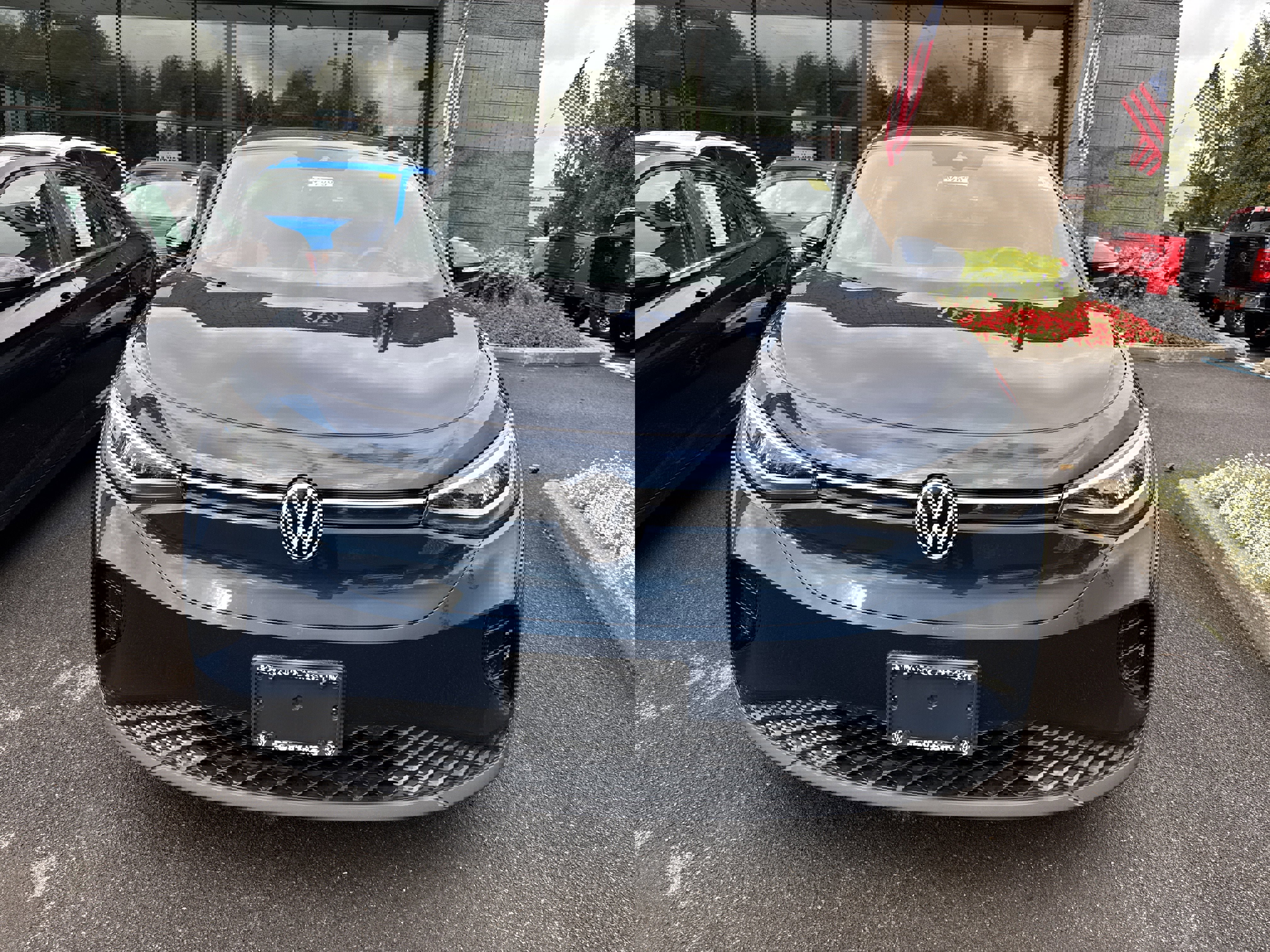 Used 2023 Volkswagen ID.4 Pro image 3