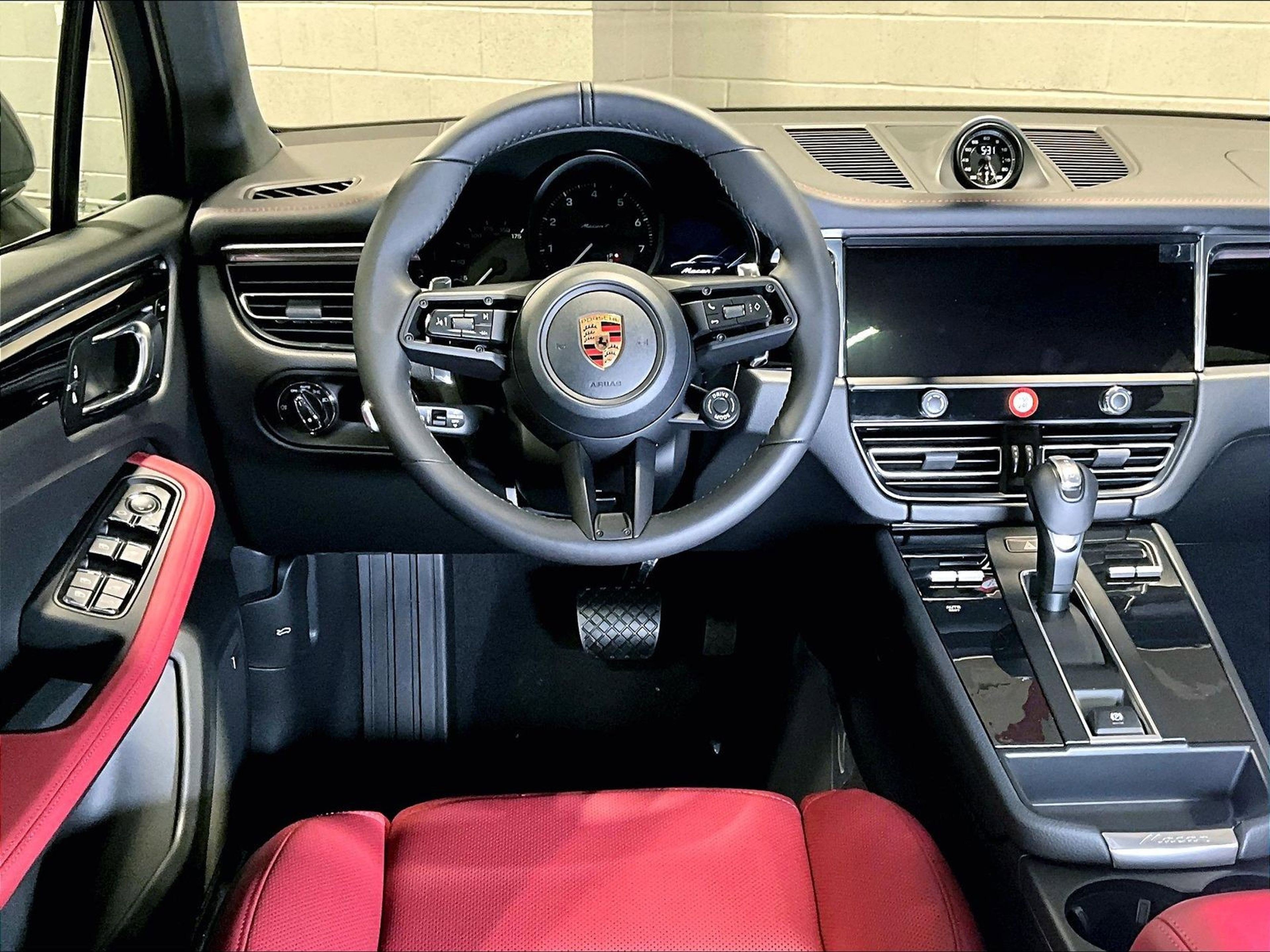 New 2026 Porsche Macan Turbo image 18