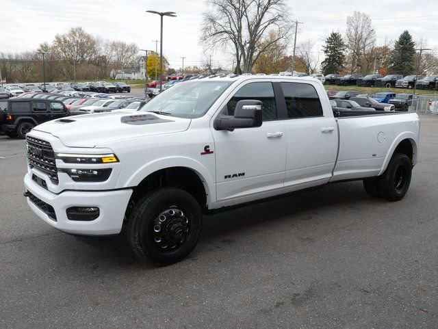 New 2026 RAM 3500 Limited AWD/4WD image 11