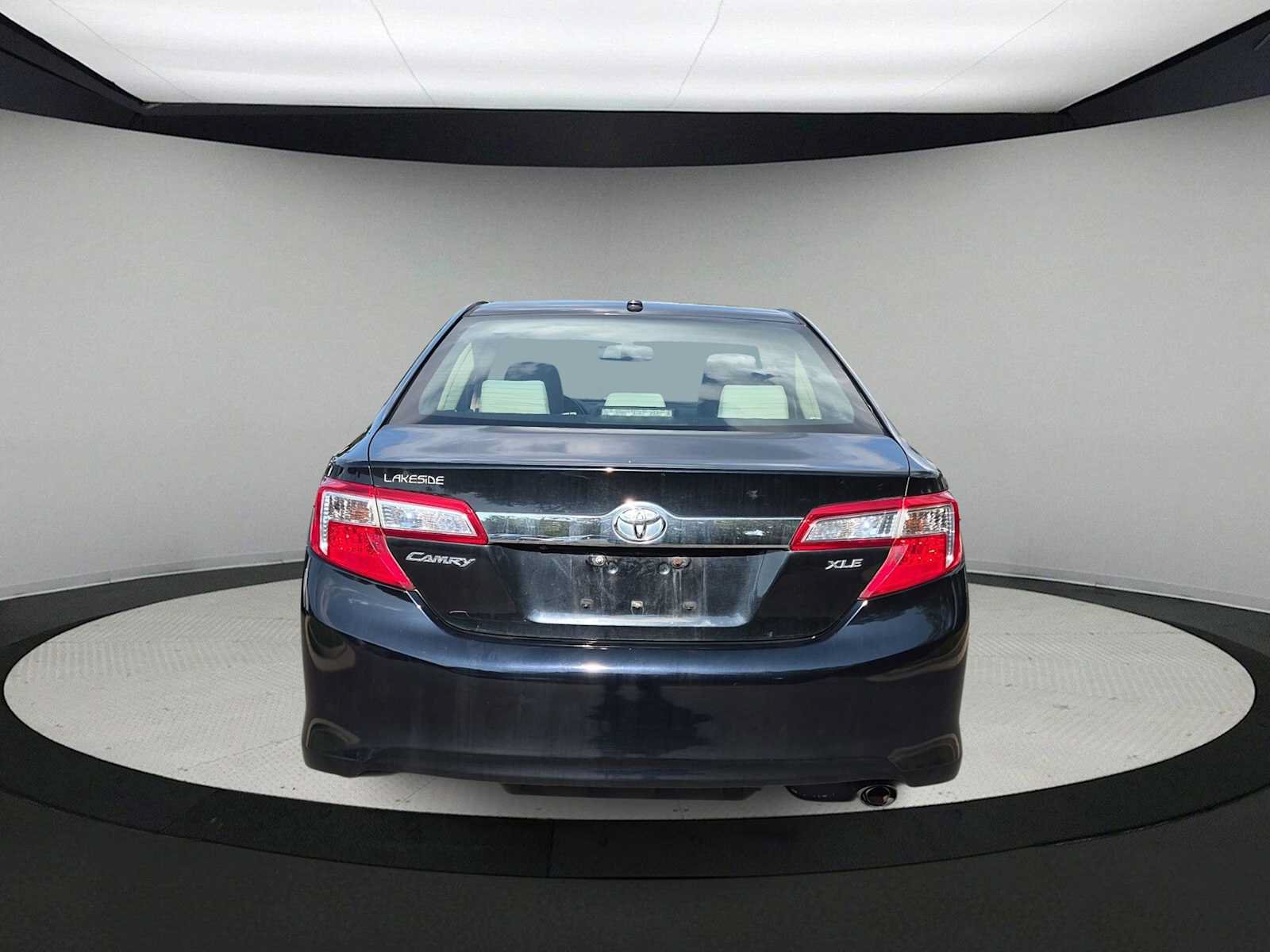 Used 2014 Toyota Camry XLE w/ Convenience Package FWD image 7