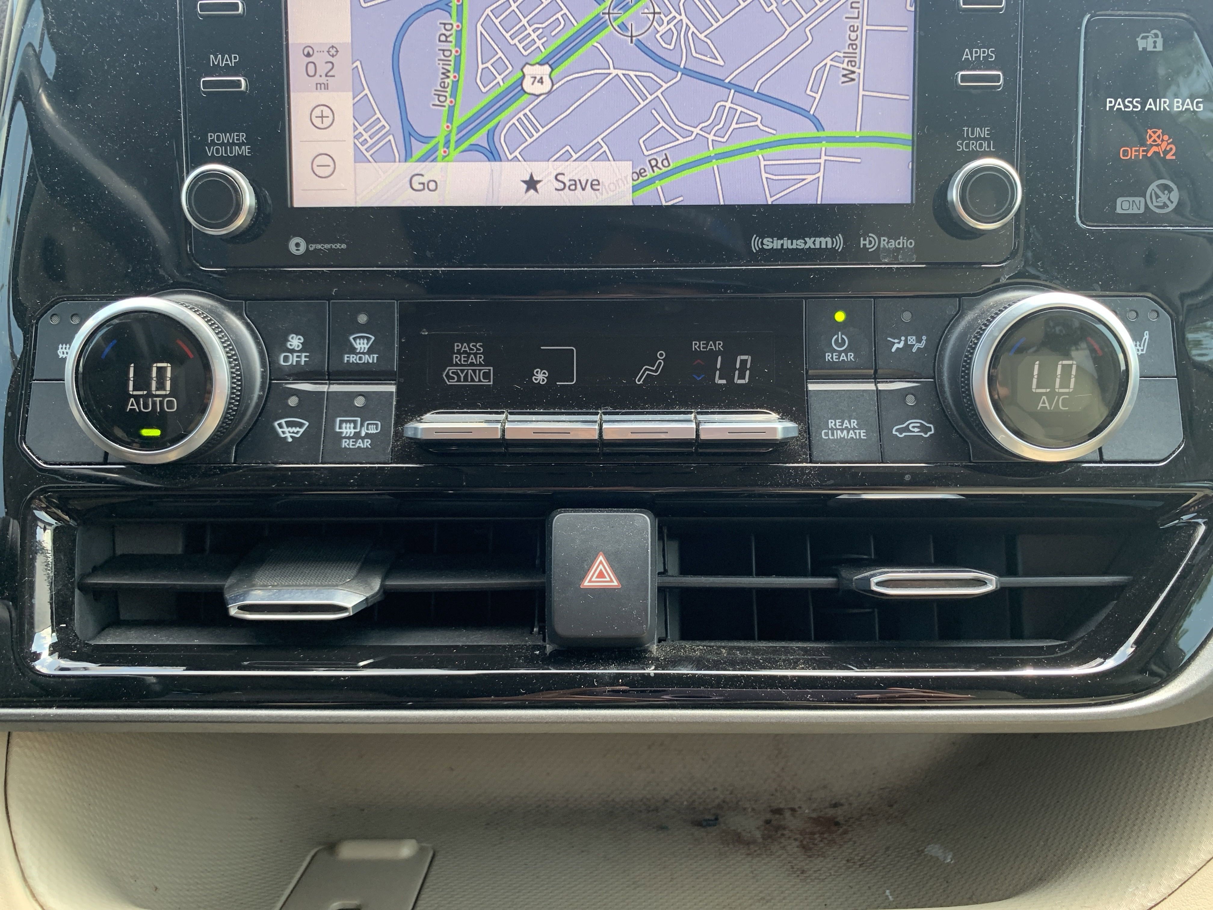 Used 2021 Toyota Highlander XLE image 29