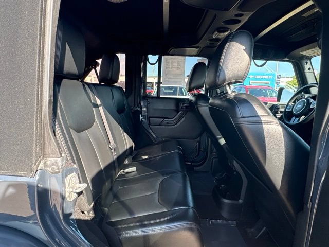 Used 2017 Jeep Wrangler Unlimited Sahara AWD/4WD image 35