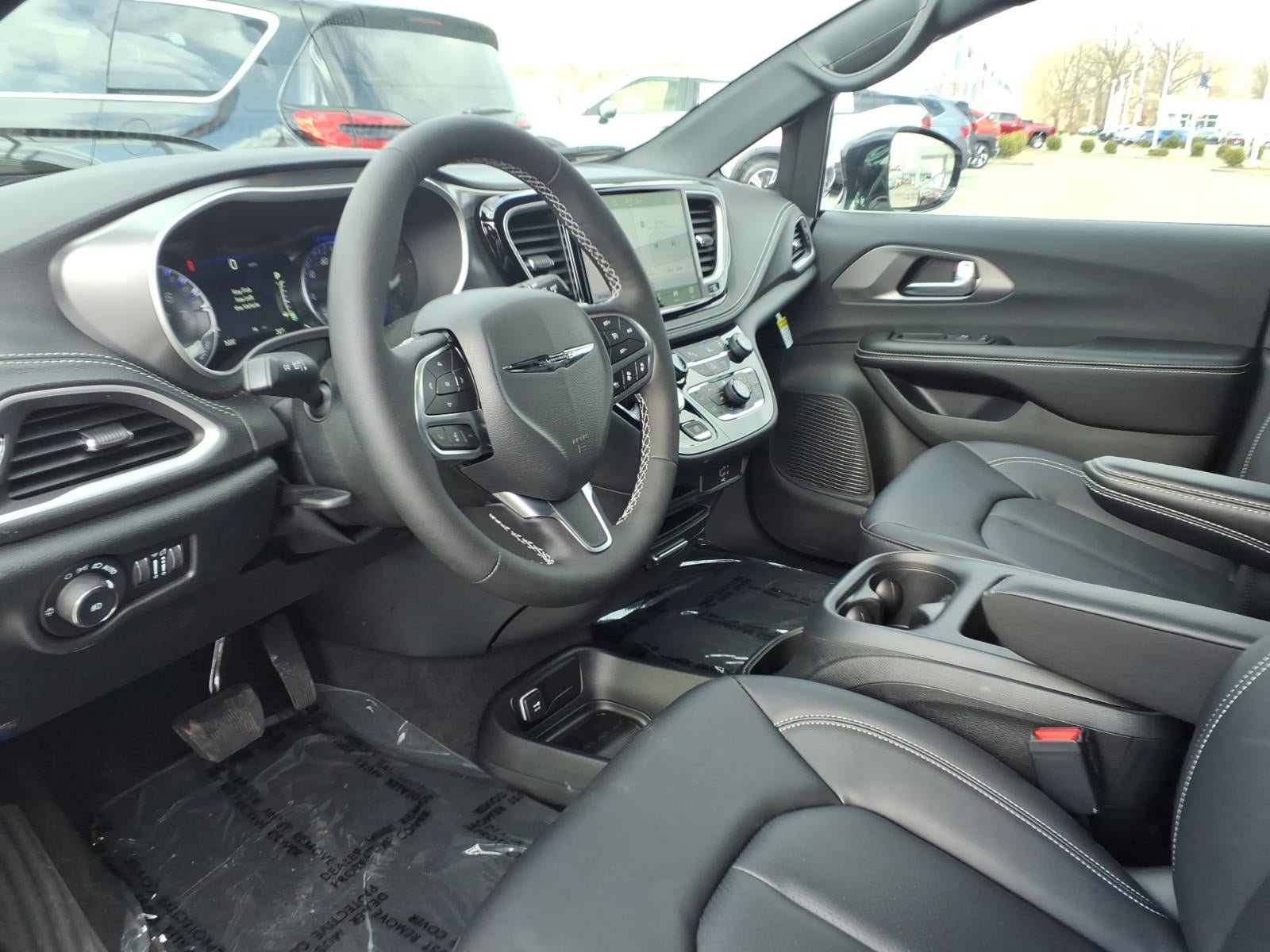 New 2026 Chrysler Pacifica Select FWD image 7