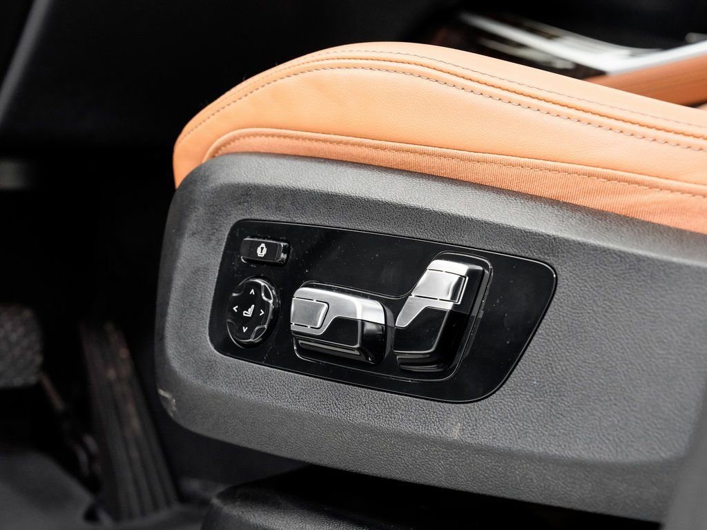 Used 2026 BMW X7 xDrive40i AWD/4WD image 11